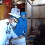 Sambut HUT Ke-76 TNI AL, Lanal Ranai Berbagi Bantuan Sosial dan Ziarah Makam