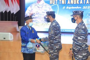Sambut HUT Ke-76 TNI AL, Koarmada II Sumbang 550 Kantong Darah Dan Pemberian Tali Asih
