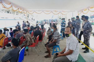 Satgas KJK 2021 Ikut Serta Laksanakan Serbuan Vaksinasi Lanal Morotai