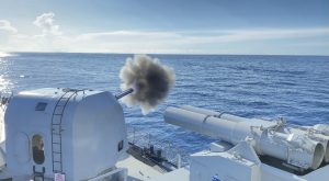 Kapal Perang TNI AL dan RSN Berhasil Tenggelamkan Kapal Musuh Di Laut Natuna