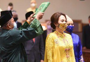 Wanita Tionghoa Pertama dari Kepri Wakil Rakyat DPR RI