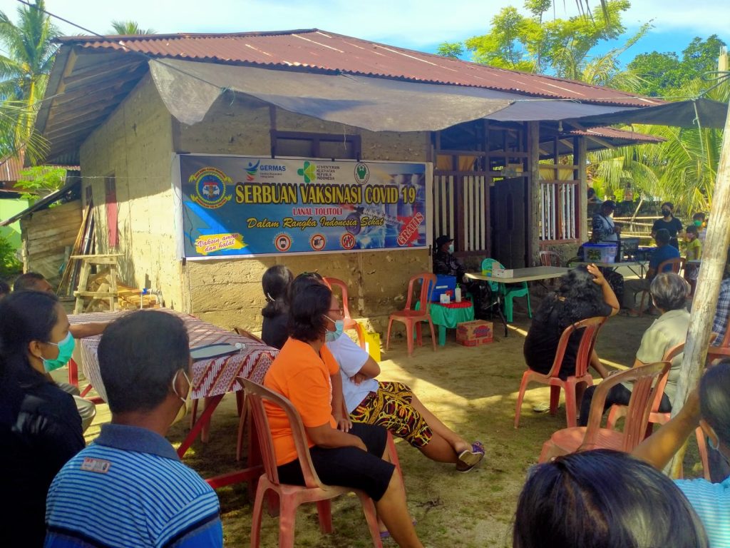 Pos Pengamat Wilayah menggelar Serbuan Vaksinasi bagi masyarakat maritim bertempat Wilayah Posmat Lanal Tolitoli Dungingis, Desa Bajugan, Kecamatan Galang Kabupaten Tolitoli