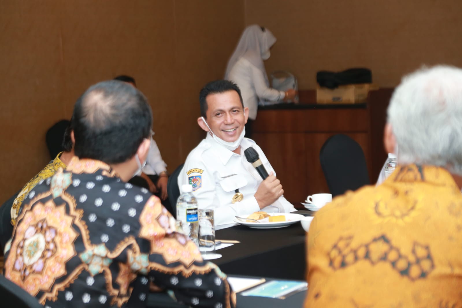 Gubernur Kepulauan Riau H. Ansar Ahmad terus membuka kemungkinan pengembangan-pengembangan sumber energi listrik alternatif
