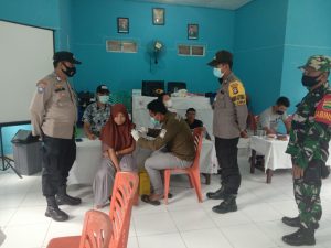 Polsek Jemaja Sinergi Dengan Pemerintah Desa Sunggak Gesa Vaksinasi Kepada Masyarakat