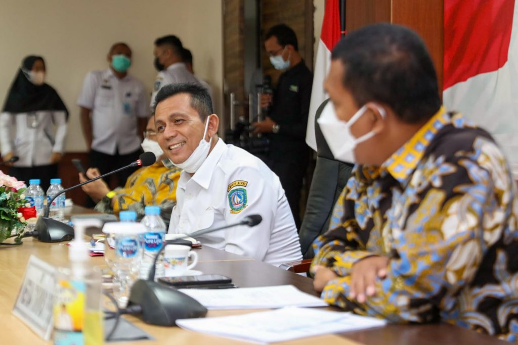 Gubernur Kepri H. Ansar Ahmad memimpin langsung Rapat Penanganan Pekerja Migran Indonesia (PMI)