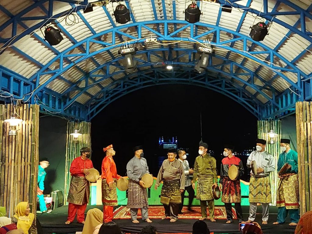 Wakil Bupati Anambas buka Festival Seni Budaya dan Kuliner Desa Tarempa Barat yang akan berlangsung selama 3 hari terhitung dari 11 November hingga 13 November