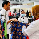 Resmikan Pasar Besar, Presiden Tidak Luput Lihat Pakaian Serta Jajanan Khas Ngawi