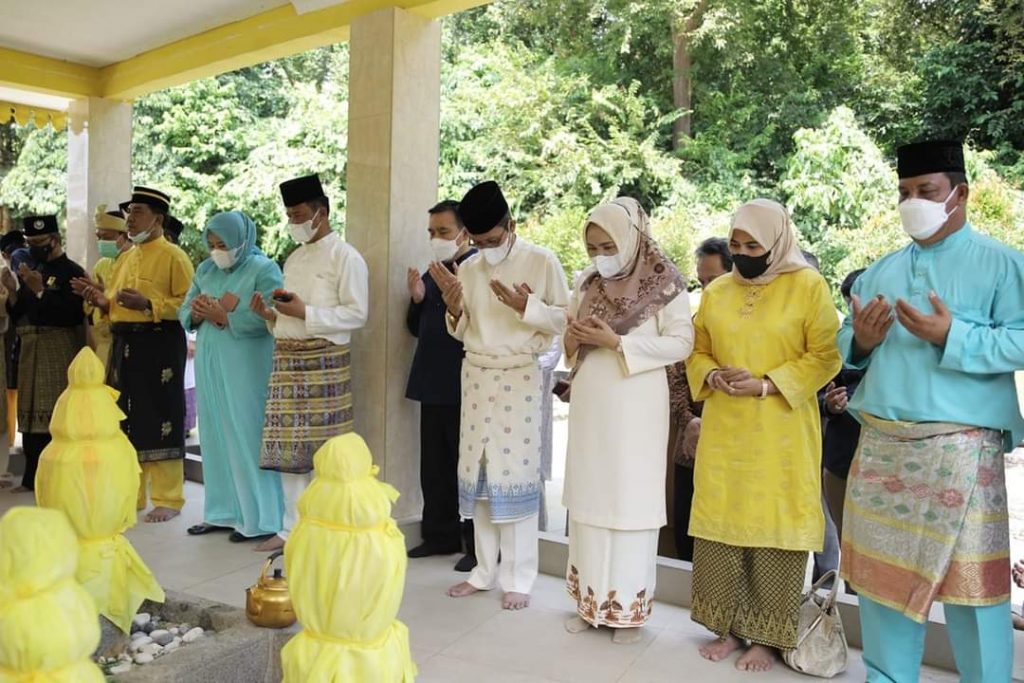 Berziarah ke Makam Nong Isa menjadi salah satu rangkaian penting dalam peringatan Hari Jadi Batam (HJB) ke-192 tahun