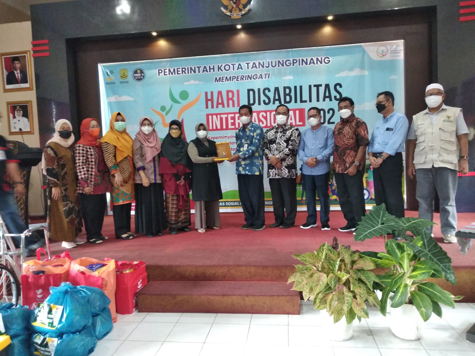 Walikota Tanjungpinang, H. Rahma S. Ip, saat berfoto bersama