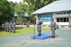 TNI AL Lanal Kendari Gelar Upacara Hari Armada