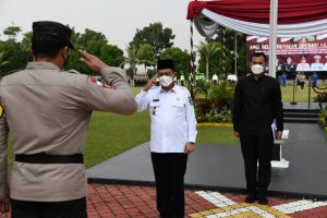 Gubernur Kepri Ansar Ahmad Jelang Nataru Pimpin Apel Gelar Pasukan Operasi Lilin 2021