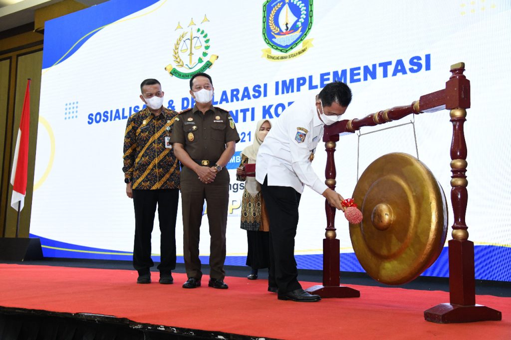 Gubernur Kepulauan Riau (Kepri) H.Ansar Ahmad menghadiri Sosialisasi dan Deklarasi Implementasi Pendidikan Anti Korupsi