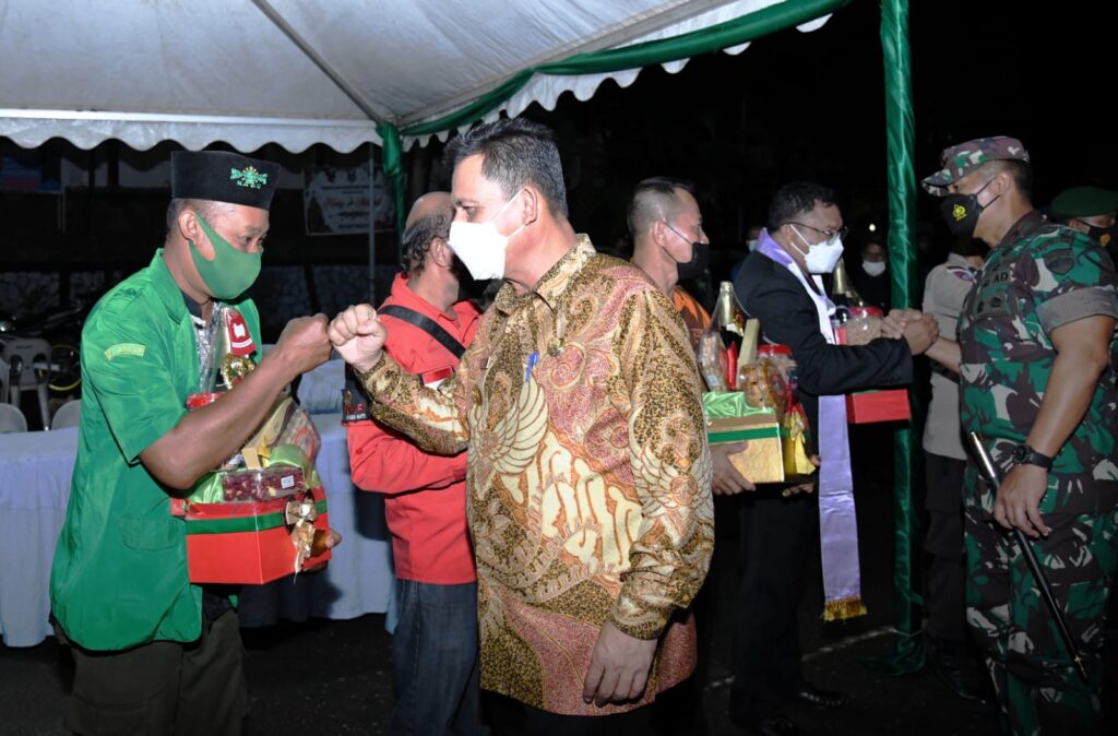 Pastikan Proses Peribadatan Berlangsung Aman, Gubernur Kepri Keliling Tinjau Perayaan Malam Natal