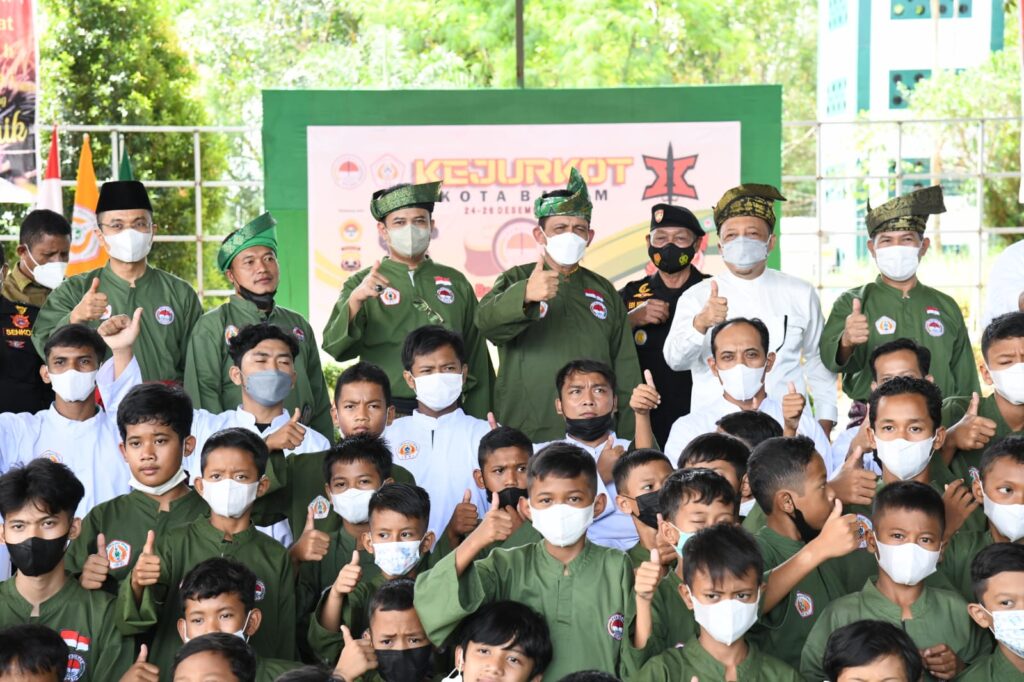 Gubernur Kepri Ansar Ahmad Berharap Persinas Asad Lahirkan Atlet Silat Handal