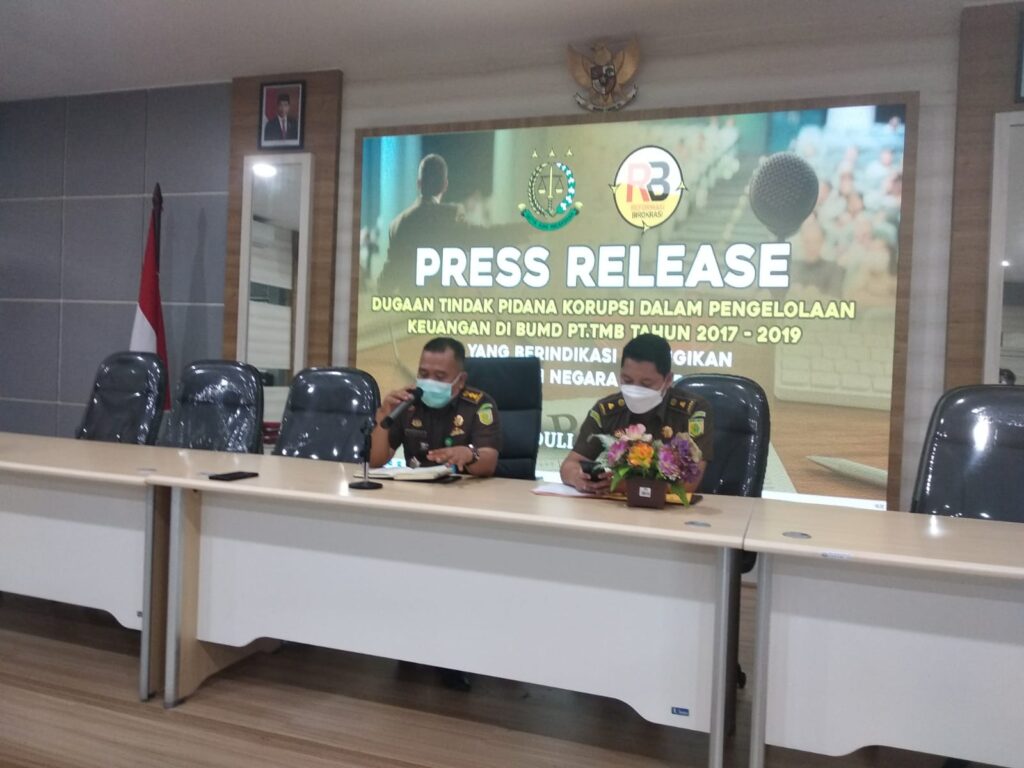 Kejari Tanjungpinang Tetapkan Mantan Kabag Keuangan PT TMB Jadi Tersangka Kasus Korupsi