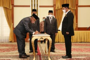 Melantik Pejabat Eselon II, III dan IV, Gubernur: Jamin Tidak Ada Transaksi Jabatan