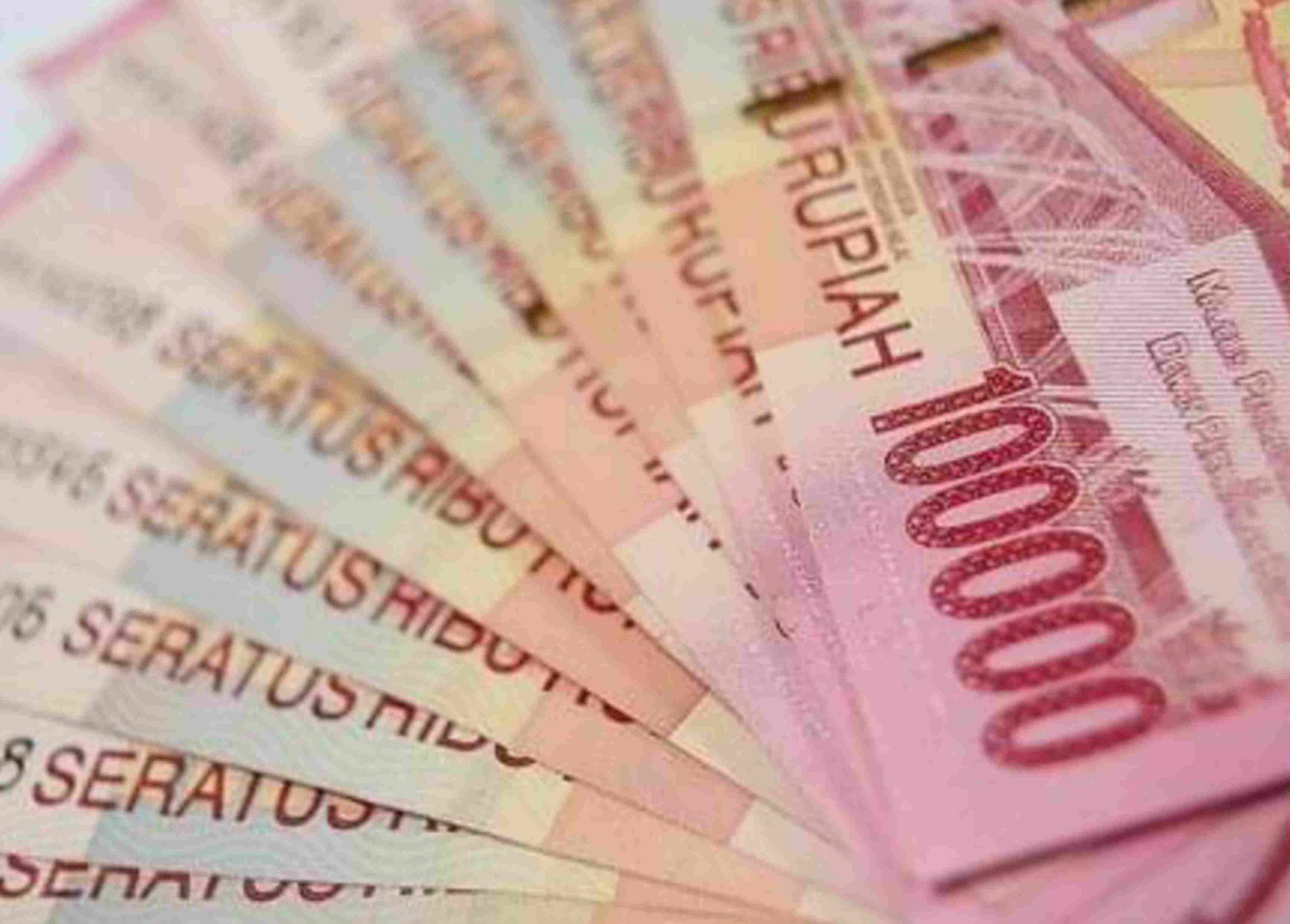 pecahan mata uang seratus ribu rupiah