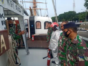 Cegah Human Error, Prajurit KRI Arsa Latihan Penanggulangan Bahaya Kebakaran