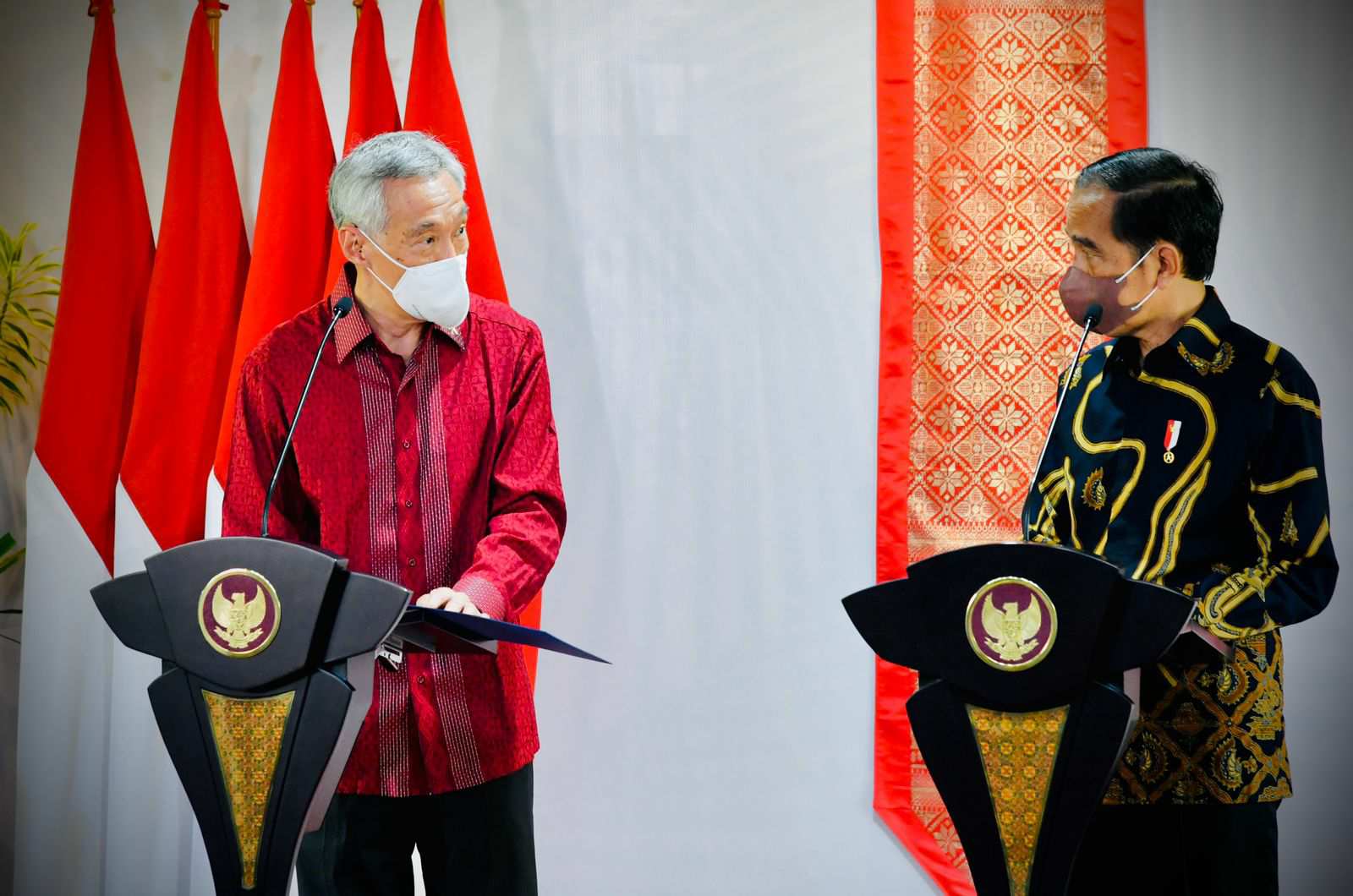 pemimpin dua negara