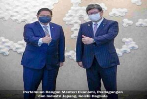 Menko Airlangga Senyum Optimis Bersama Koichi Haguida, G20: Recover Together, Recover Stronger