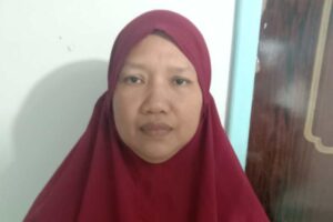 Kisah Pedagang Goreng Anambas Gigih Kuliahkan Anaknya