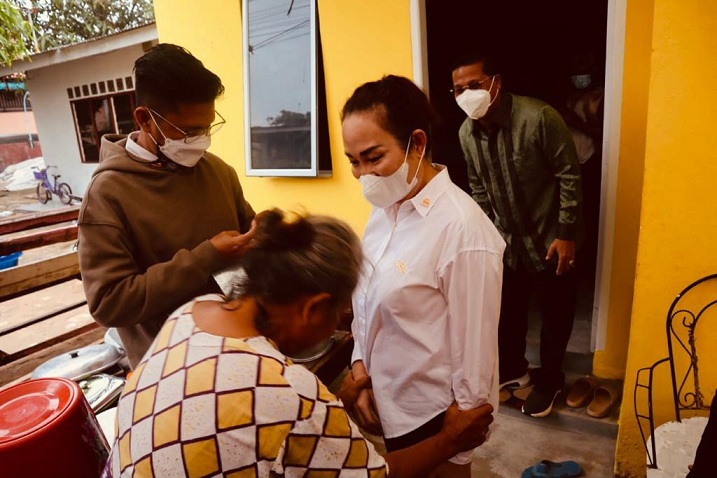 Warga Kampung Tua Bersama Cen Sui Lan