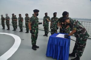 Kolonel Laut Dodi Hermanto Diamanahkan Komandan KRI Multatuli 561