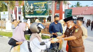 Kejari Natuna Santunan Anak Yatim dan Salurkan Takjil Ramadhan