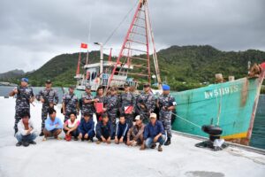 TNI AL Berhasil Ringkus Satu Kapal Ikan Vietnam Di Perairan Laut Natuna