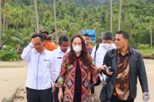 Cen Sui Lan Tinjau Pembangunan Embung Desa Nyamuk Anambas