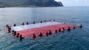 Merah Putih Berkibar Bawah Laut Natuna Utara Indonesia