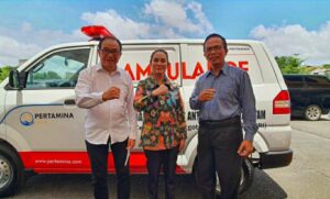 Cen Sui Lan Salurkan Mobil Ambulans Yayasan Badan Kerjasama Antar Gereja
