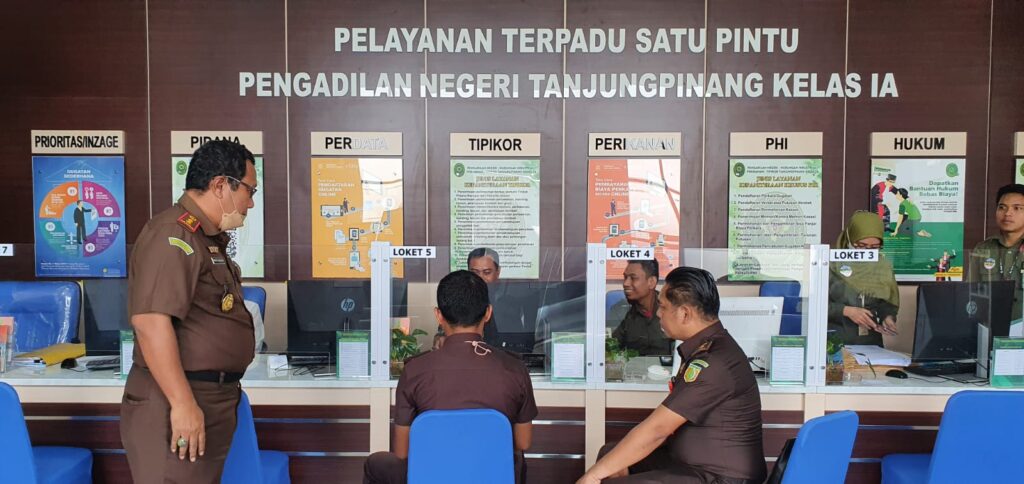 Kajari Natuna Limpahkan Berkas Korupsi Perumahan Dewan Pengadilan Negeri Tipikor