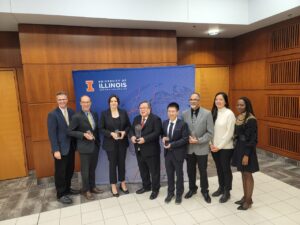 Universitas Illinois Anugerahkan Penghargaan Kepada Mantan Menristek RI