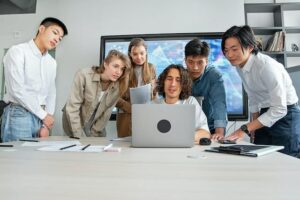 Dexa Group dan BCA Strategi Bangun Loyalitas Karyawan Gen Z