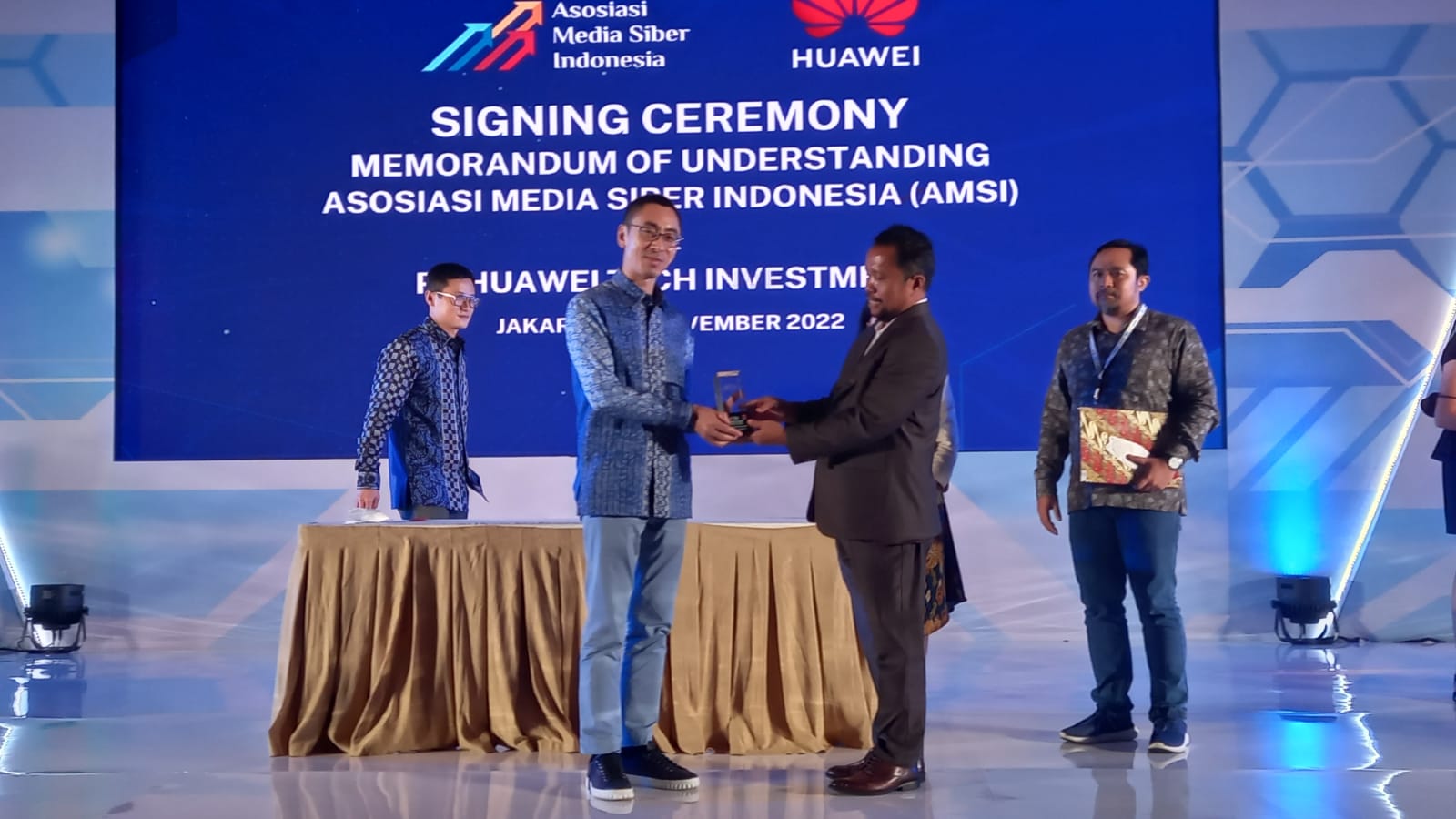 Huawei, penyedia solusi TIK terkemuka di dunia, menjalin kemitraan strategis dengan Asosiasi Media Siber Indonesia (AMSI)