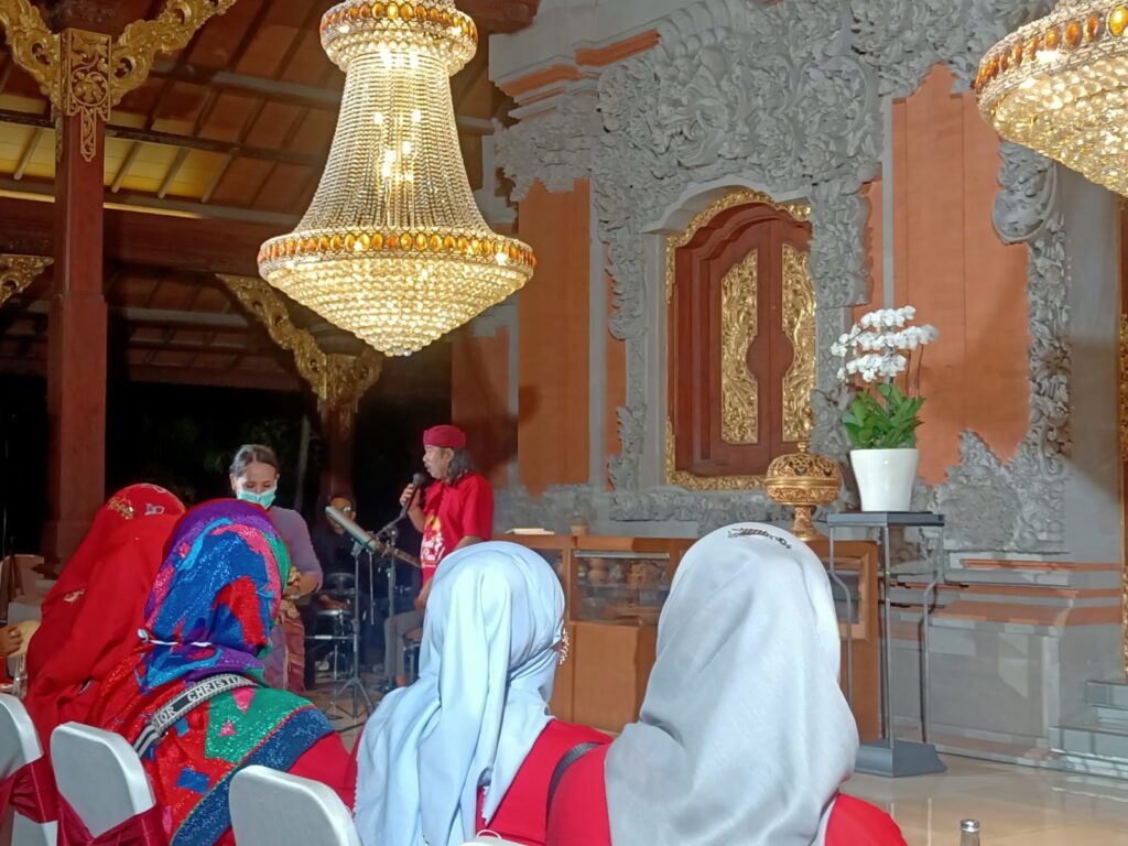 Putri Suastini Koster, istri Gubernur Bali
