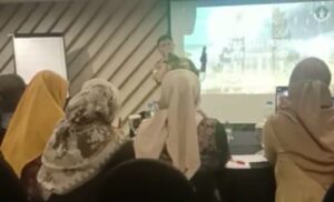 Penyair Anambas Asril Masbah, Beraksi di Bali