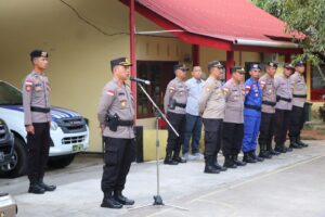 Pimpin Apel Pengamanan Malam Natal, Kapolres Anambas Himbau Petugas Utamakan Humanis