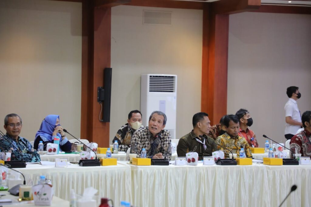 Monitoring melakukan kajian Pemetaan Layanan Pertanahan Tahun 2022.