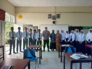 Cegah Kenakalan Remaja, Polsek Siantan Lakukan Sosialisasi Kepada SMP Negeri 4 Dusun