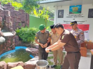Sebelum Masa Tugas Berakhir, Kacabjari Tarempa Lakukan Pemusnahan Barang Bukti 11 Perkara
