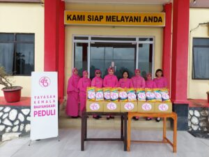 HUT Ke-43 Yayasan Kemala, Ketua Cabang Bhayangkari Kepulauan Anambas Bagikan Sembako