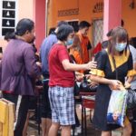 Cen Sui Lan Serahkan Bansos Sebelum Berikan Beasiswa Pendidikan Kota Tanjung Pinang