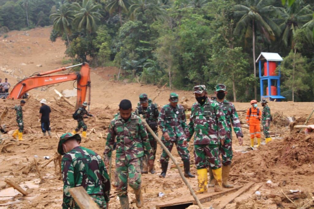 Brigjen TNI Yudi Meninjau Kembali Lokasi Bencana Pastikan Tim Bergerak Maksimal