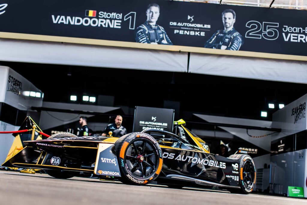 Hankook Tire Hadirkan Lini Ban Mobil Listrik Andalan dalam Gelaran ABB FIA Formula E 2023 di Jakarta