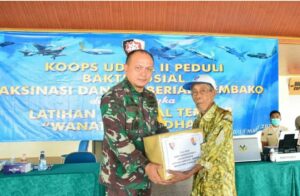 Koops Udara II Menggelar Bakti Sosial Serta Salurkan Paket Sembako