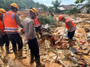 Satwa K9 Berhasil Deteksi 9 Korban Tertimbun Longsor Serasan Natuna