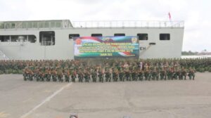 Panglima TNI Yudo Margono Menyerahkan Bendera Perang, Pasukan Tempur Siaga