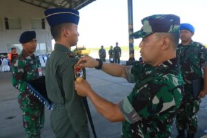 Pilot Tempur Skadron Udara 21 Sukses Terbang Solo Pesawat EMB 314 Super Tucano